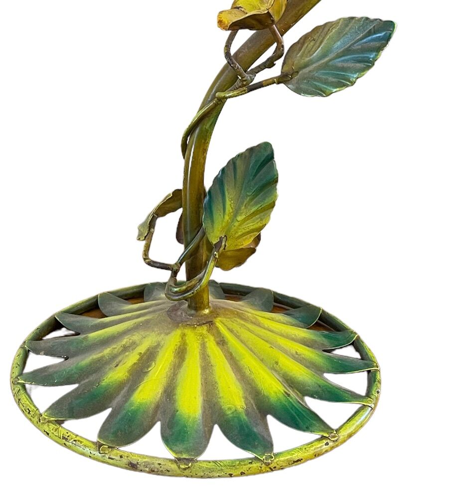 Stylized floral lamp in painted sheet