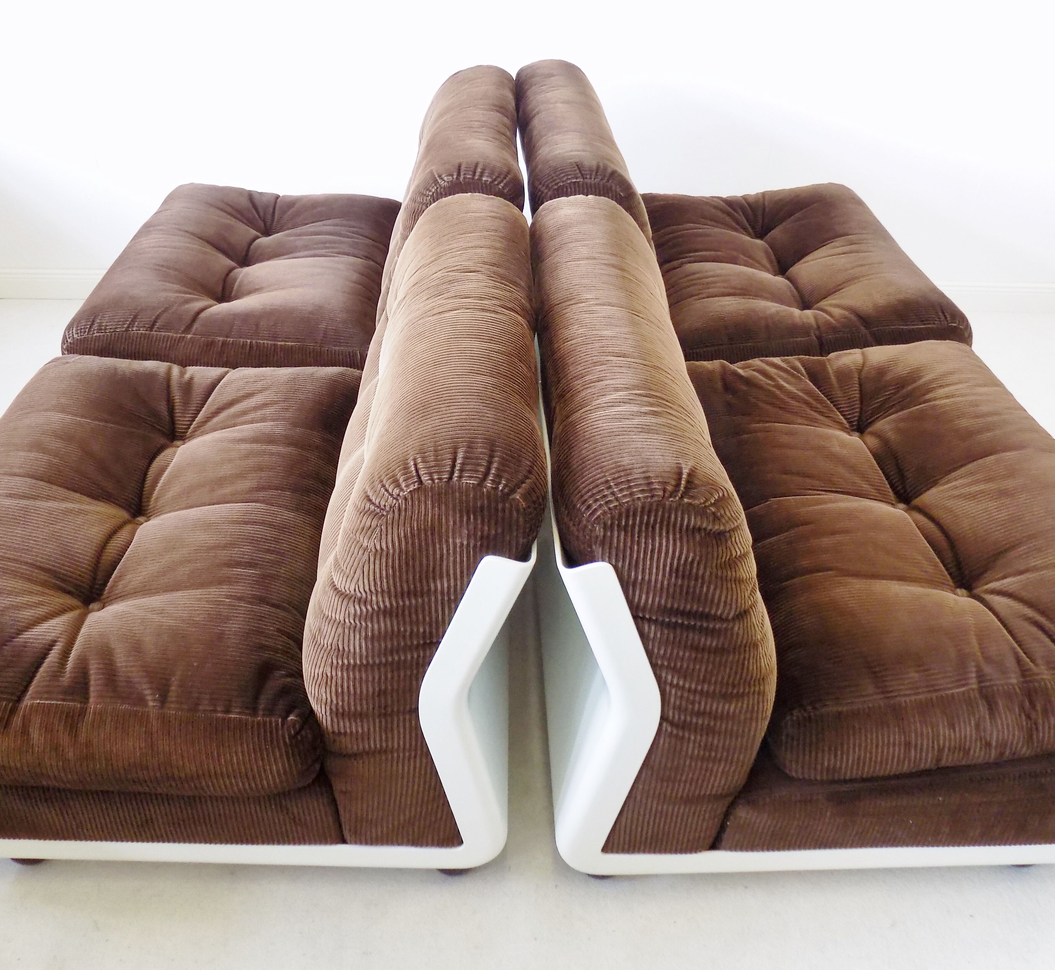 Set of 4 brown Amanta lounge chairs by Mario Bellini for C&B Italia