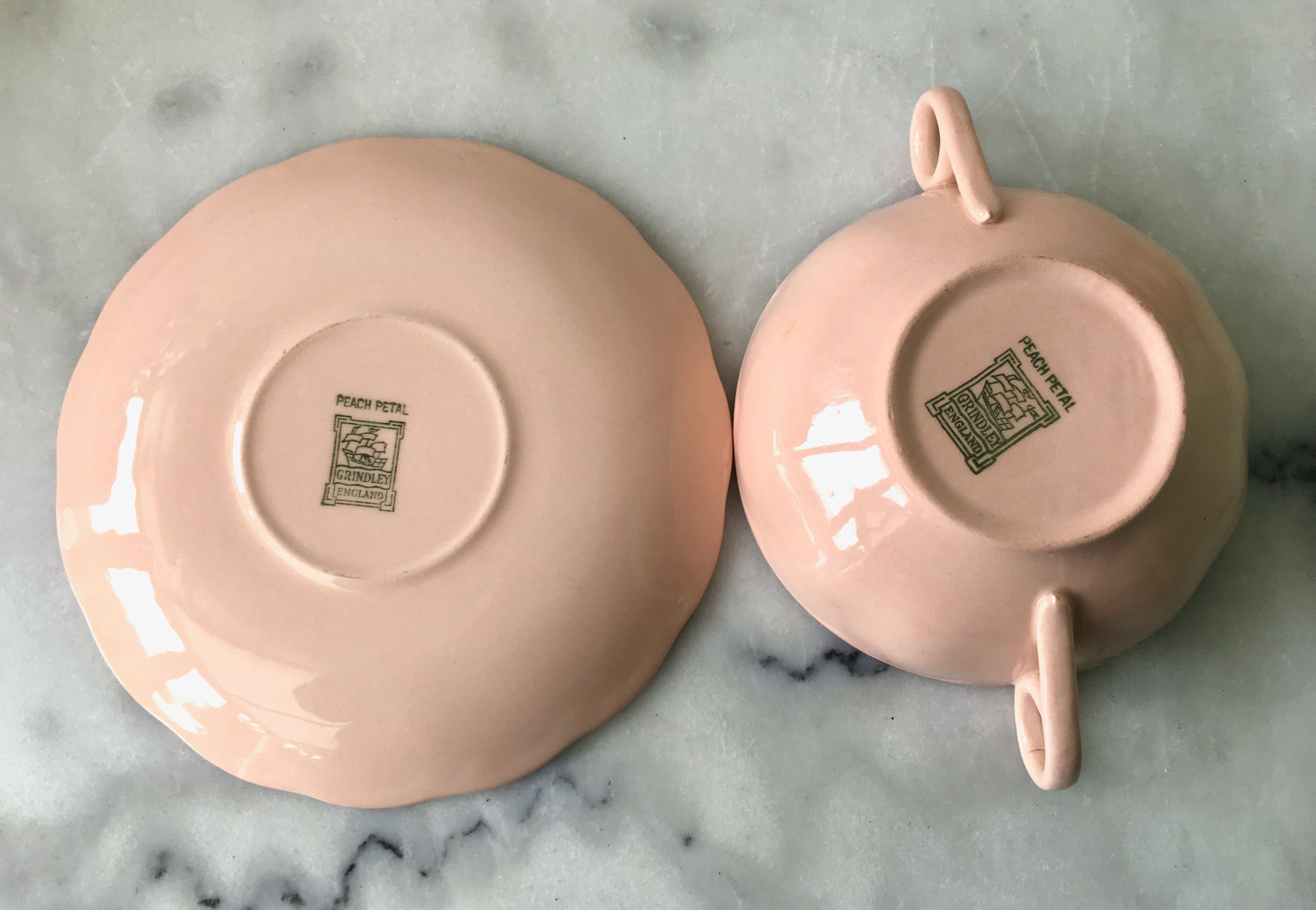 Set of 5 English handle bowls