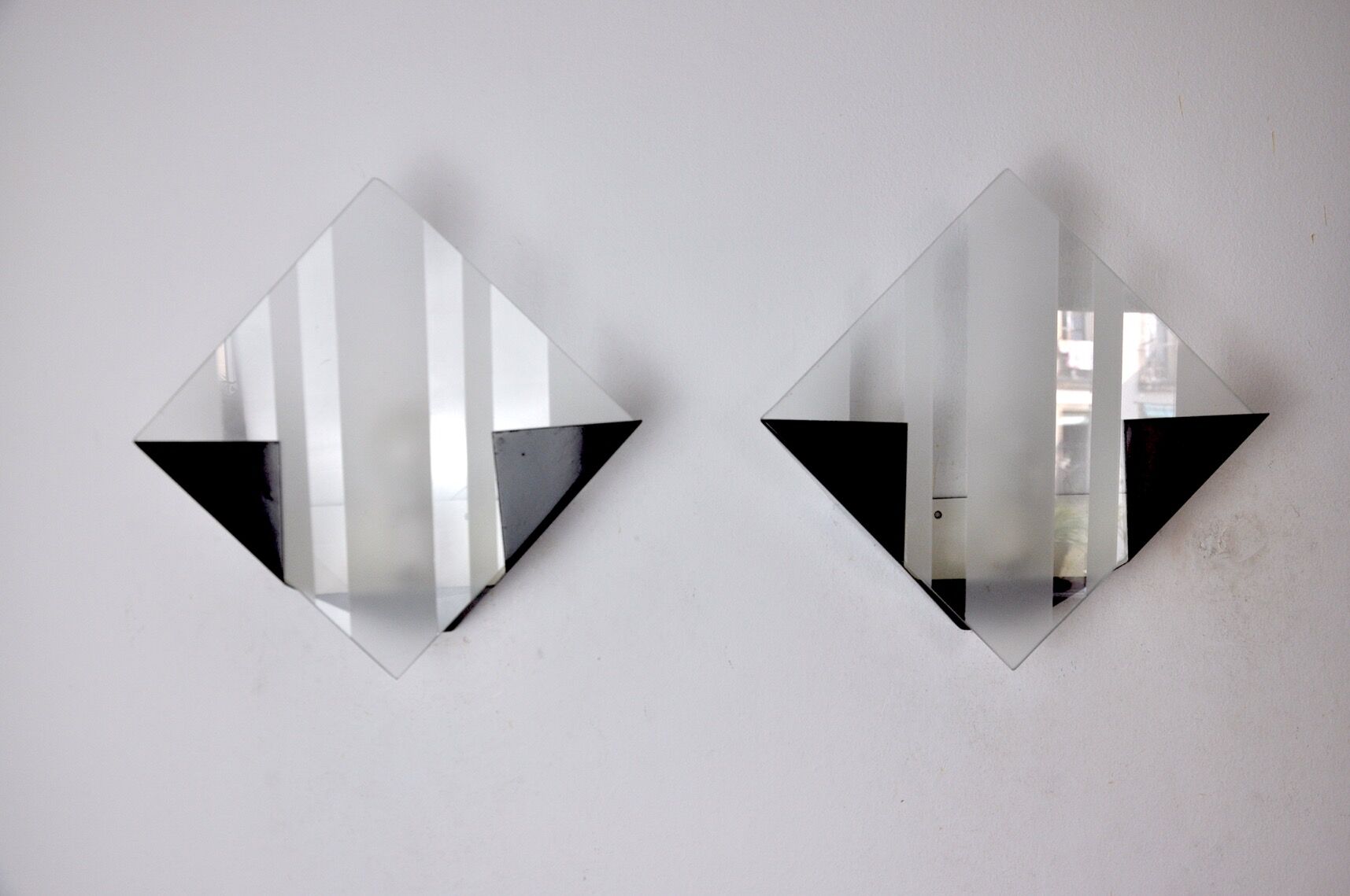 Pair of wall lamps "Rombo" by Miguel Milá, Spain, 1980