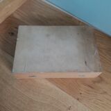 Box compartmentalized wooden