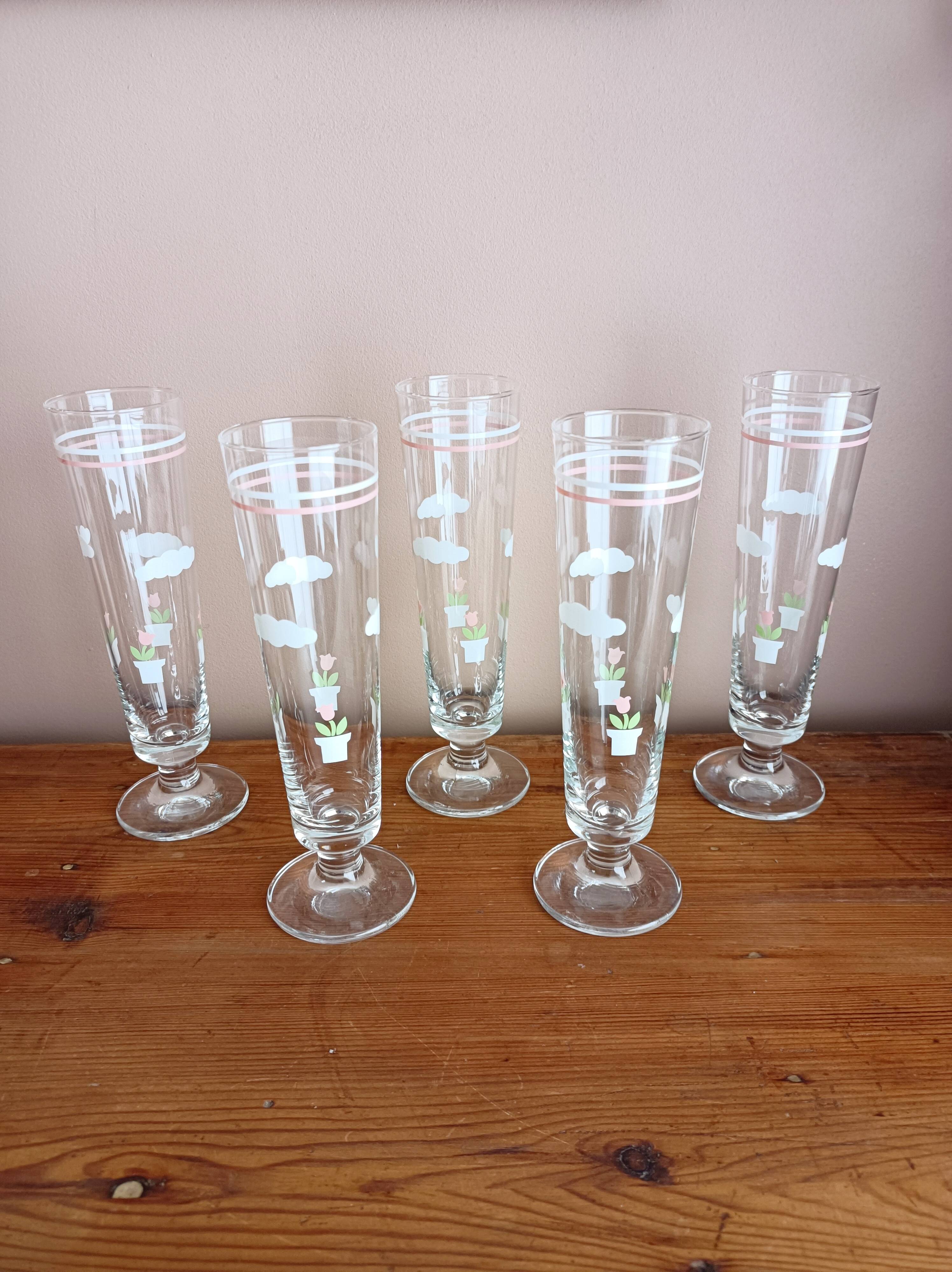 Set of 5 floral champagne glasses