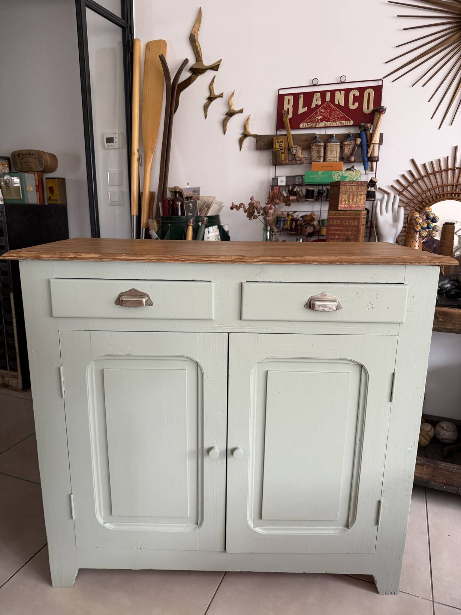 Buffet parisien vert amande vintage 