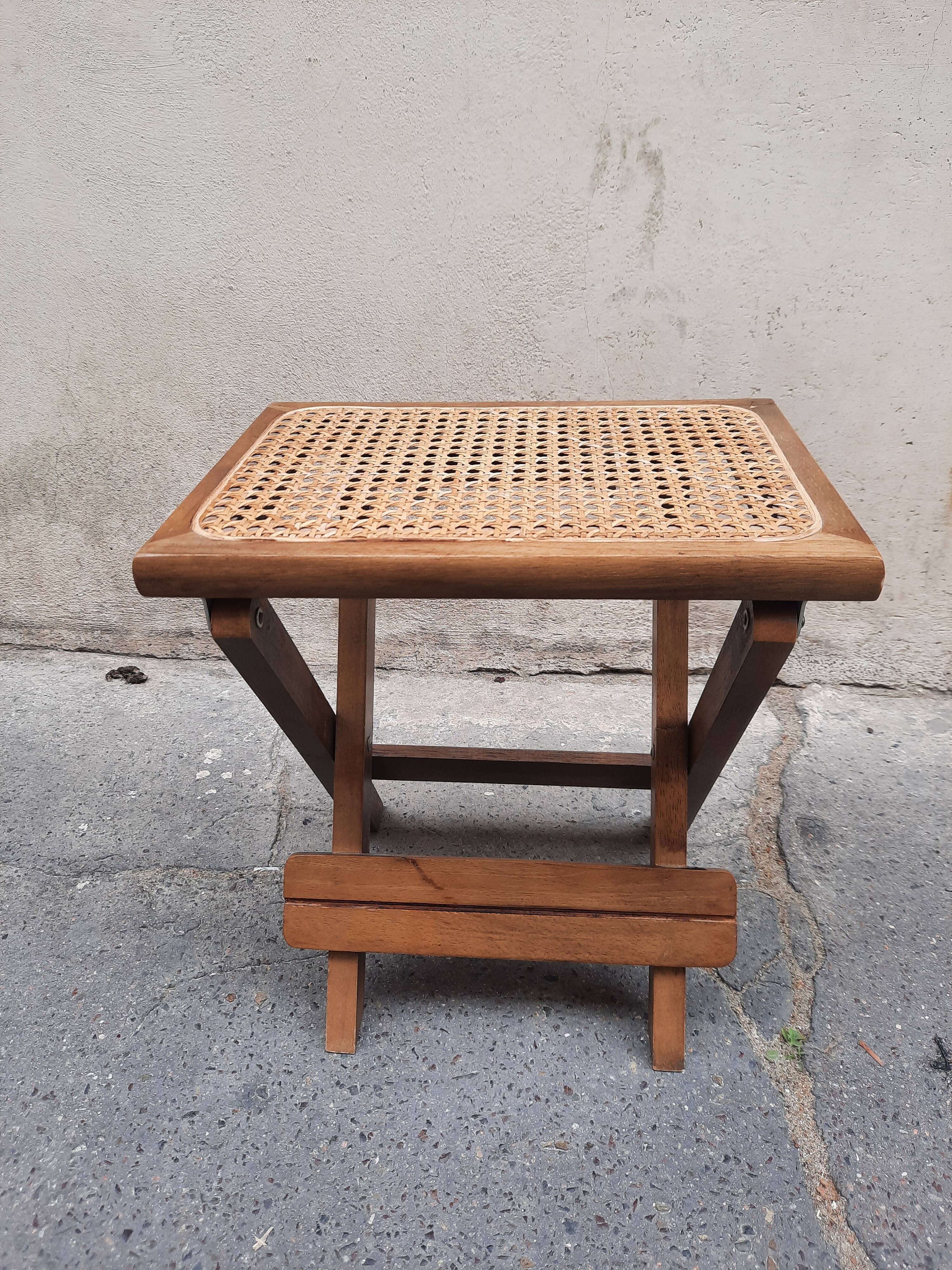 Folding stool cannage