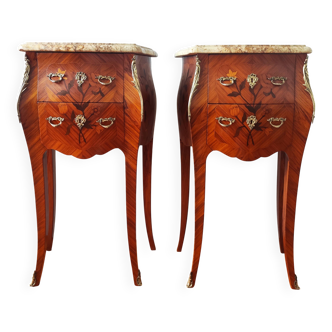 Paire de tables de chevet style Louis XV