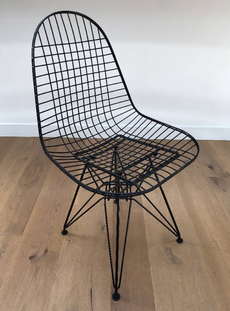 Set of 4 vintage black Eames chairs