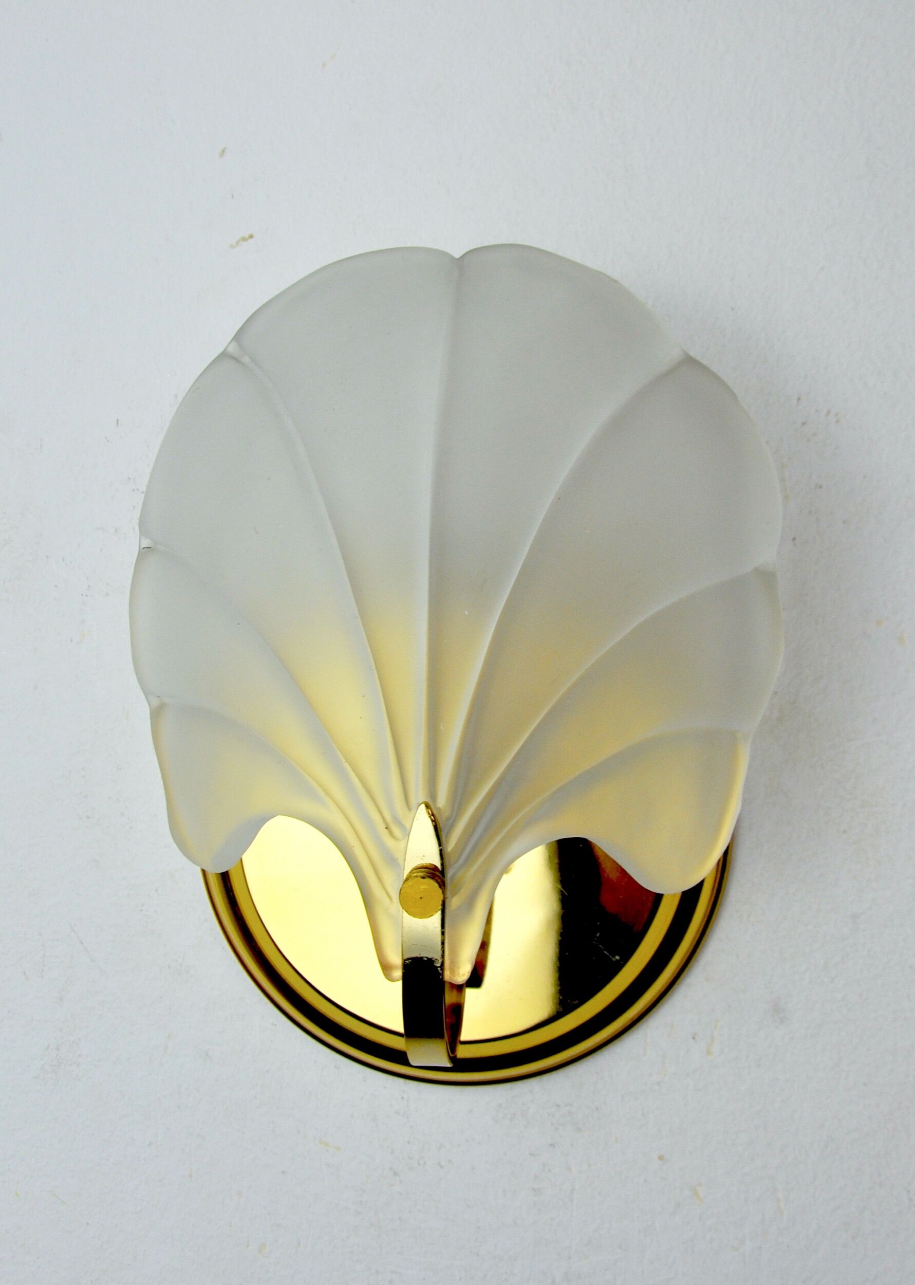 Shell wall lamp, opaque glass, italy, 1980