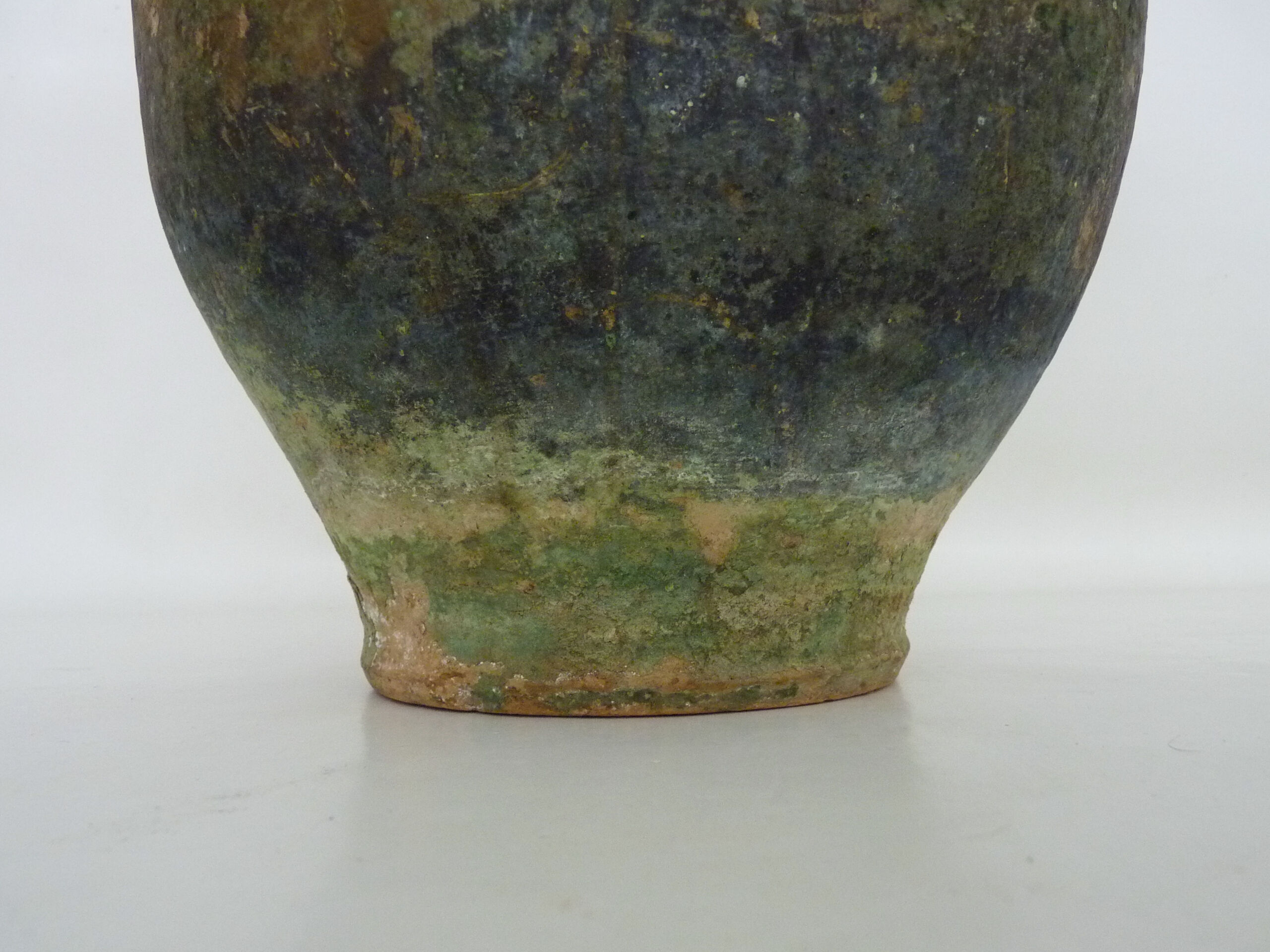 Magnificent glazed yellow confit pot, south-west of France. 19th century.