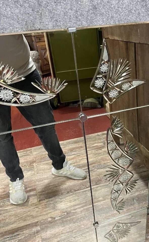 Art Deco style Venetian mirror in chiseled and engraved glass circa 1940
