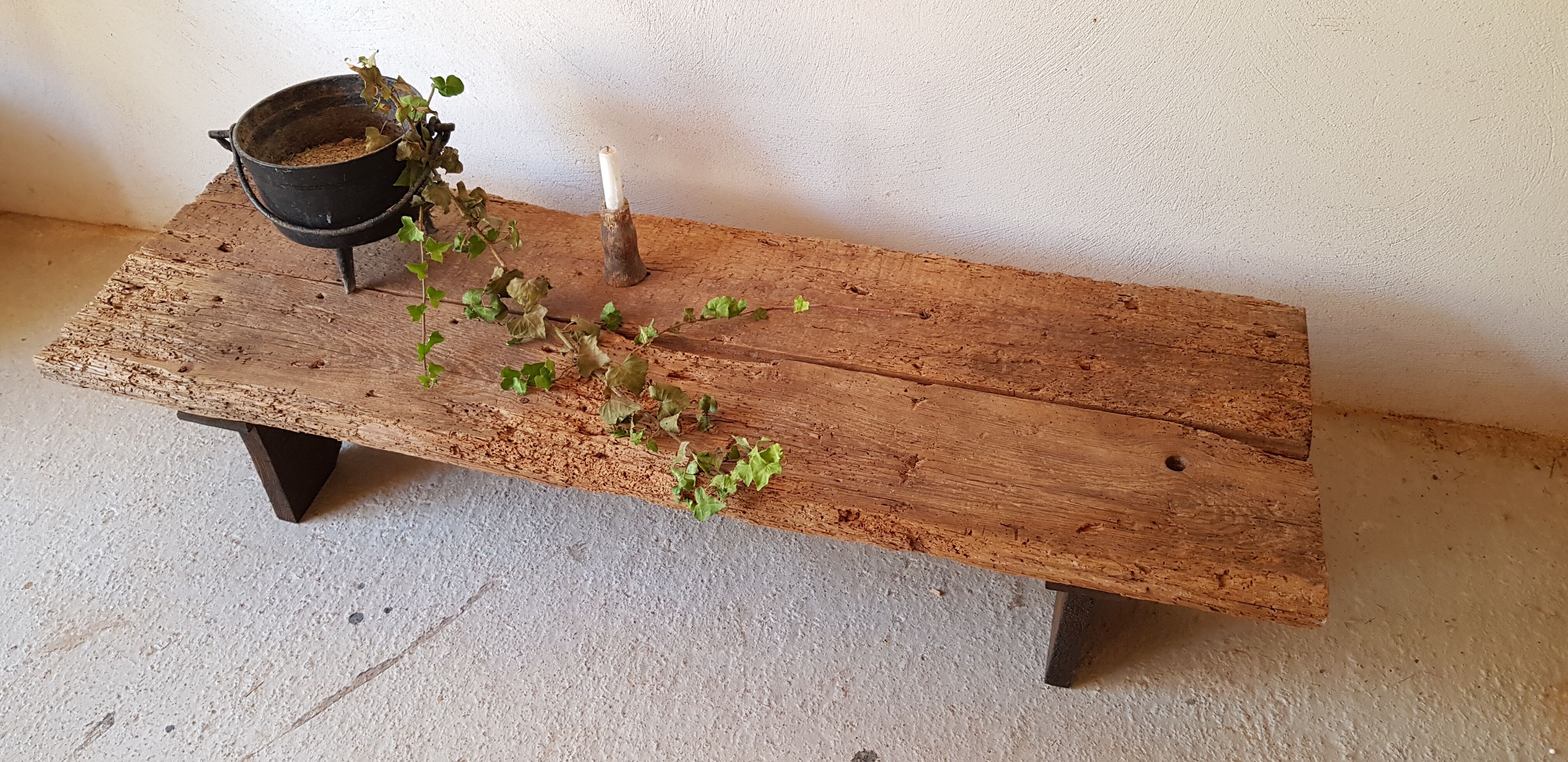 Coffee table wabi sabi
