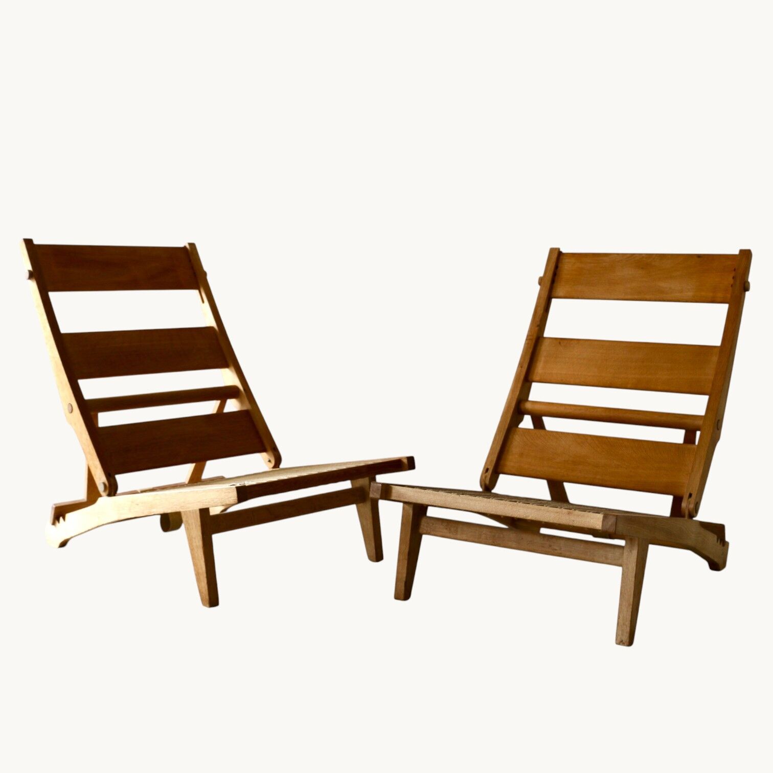 une paire de fauteuils Hans Wegner, Suède, années 60.