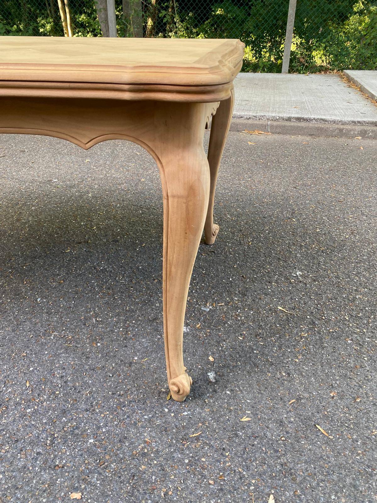 Table à manger Louis XV extensible rénovée en bois brut