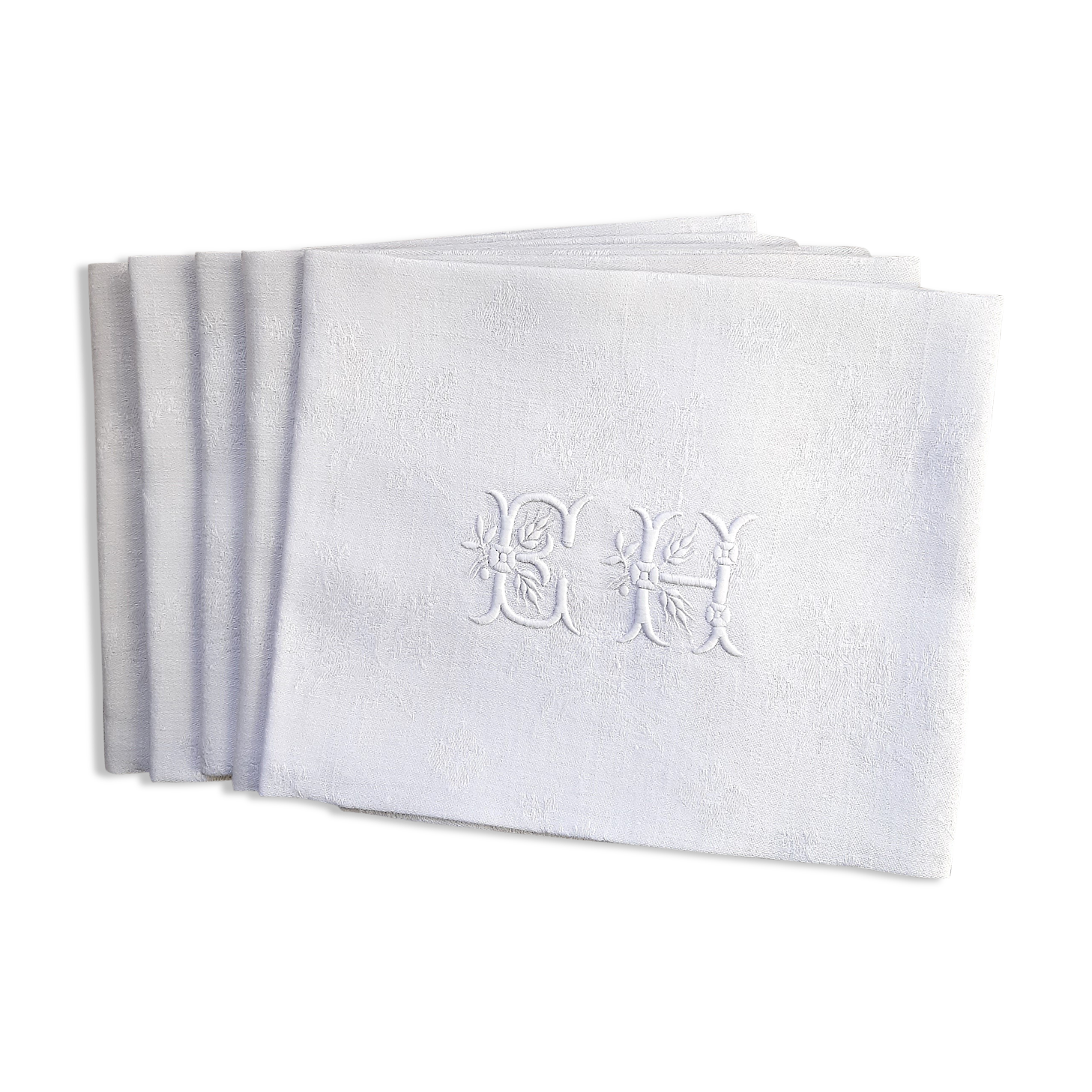 5 monogrammed napkins "EH"