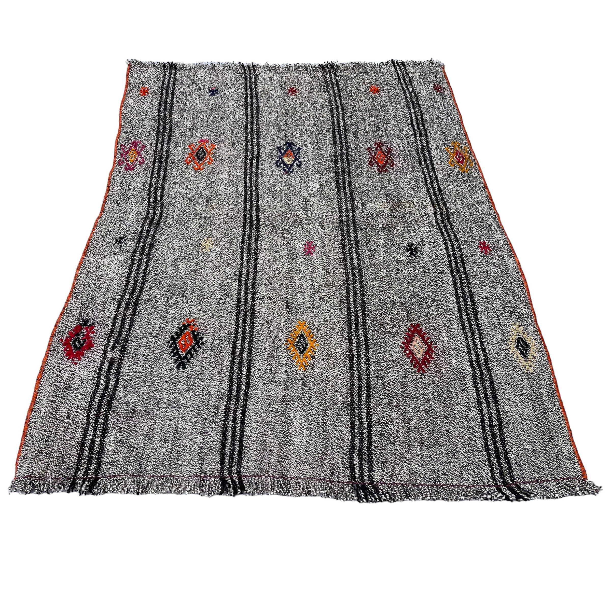 Vintage turkish kilim rug , 121x 86 cm