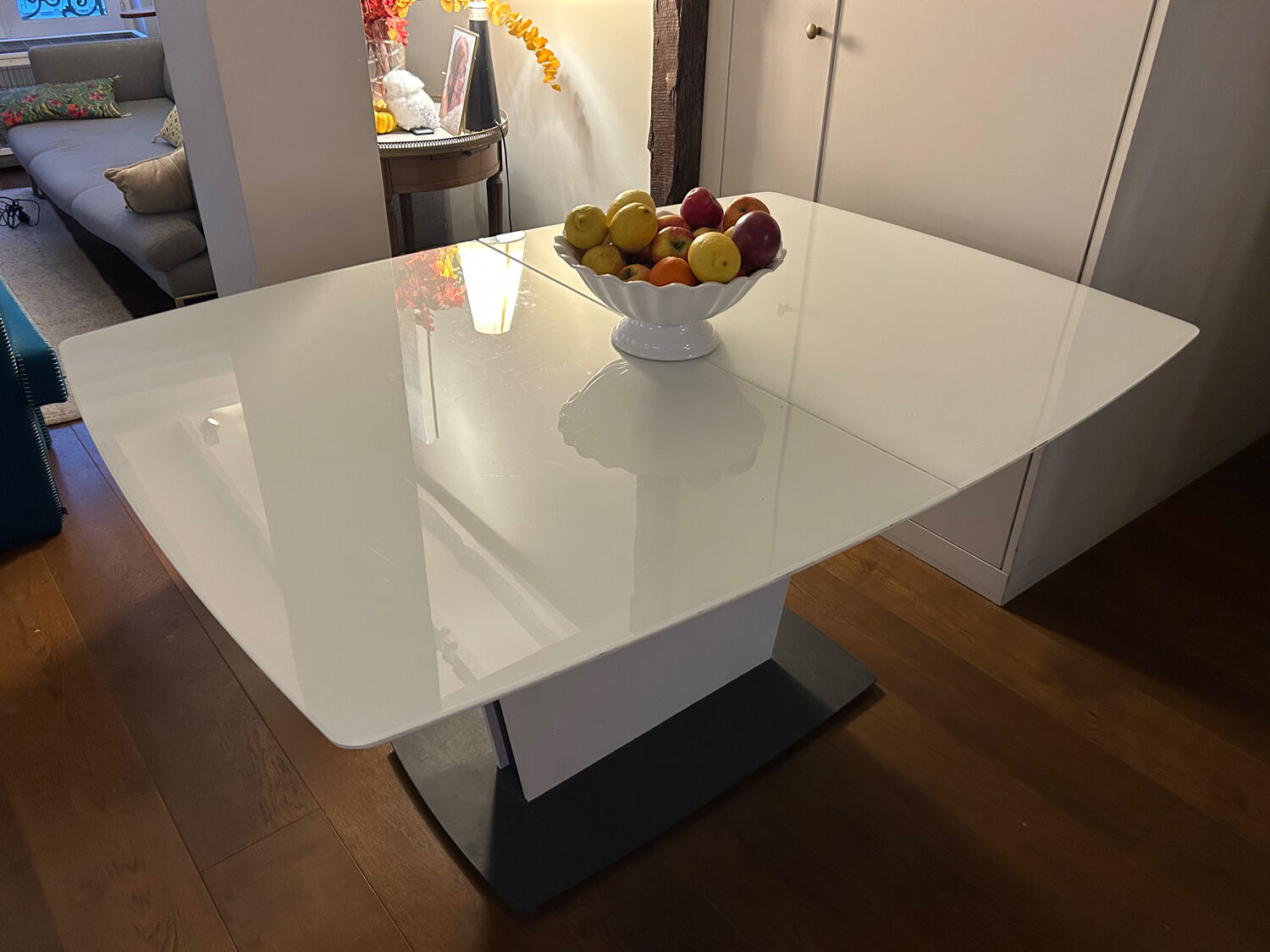 Extensible dining table BoConcept