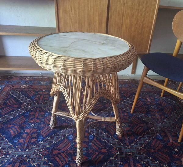 Table à vin ou table basse circulaire en bambou et faux marbre, années 1960