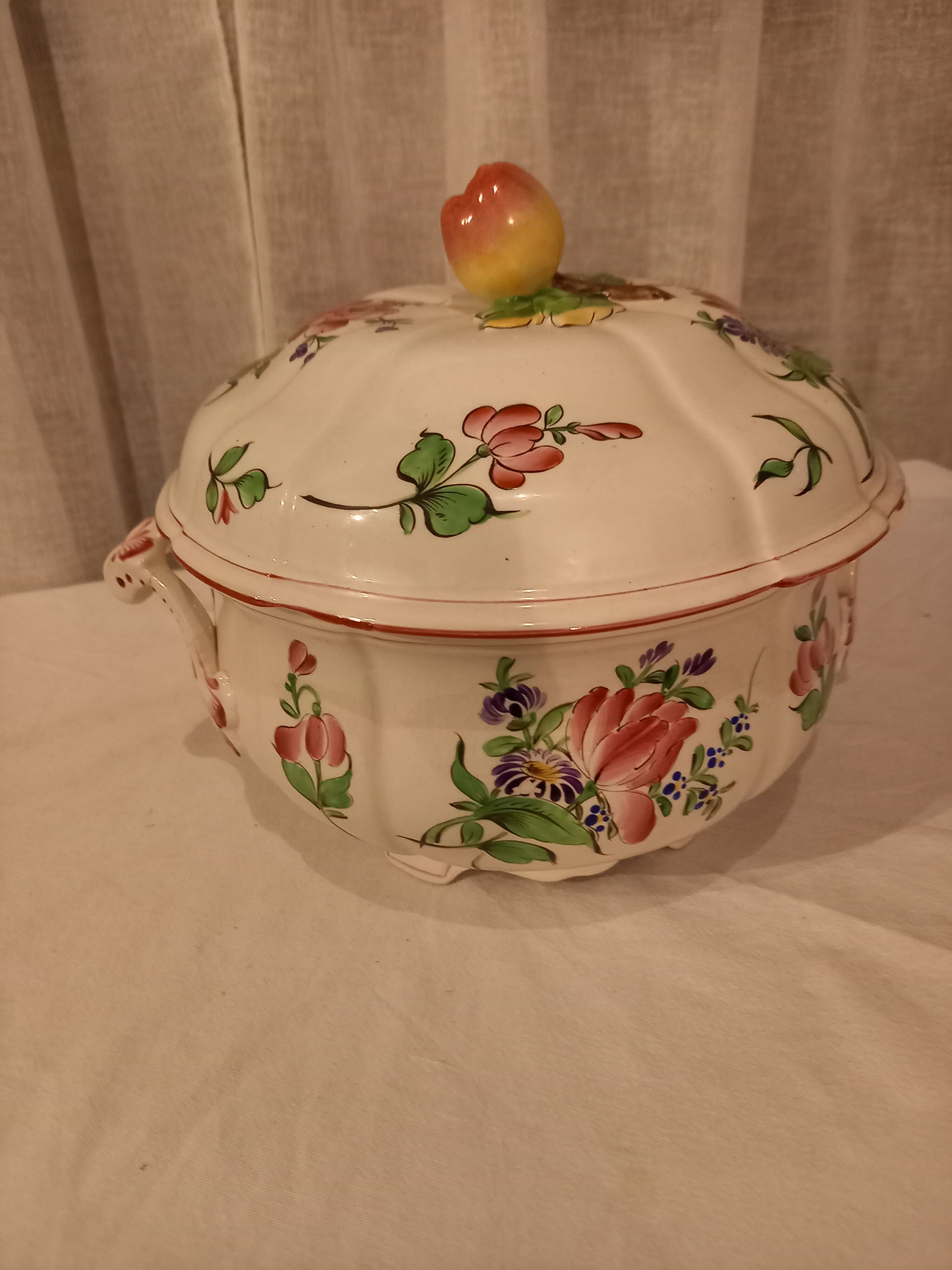 Tureen/vegetable Lunéville flowers (tulip - pink) early twentieth century