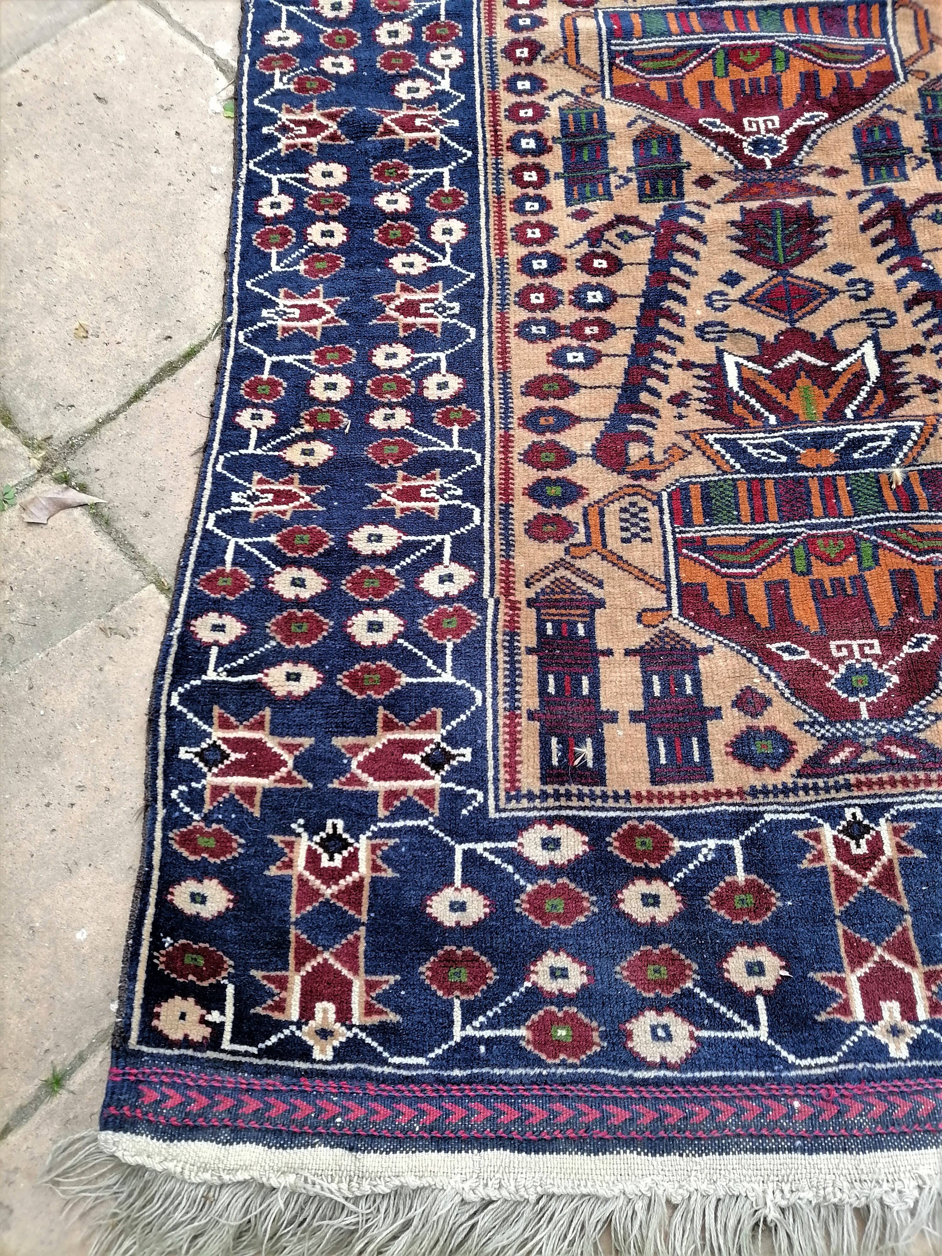 Ancient oriental carpet early 20th century 140 x 89cm