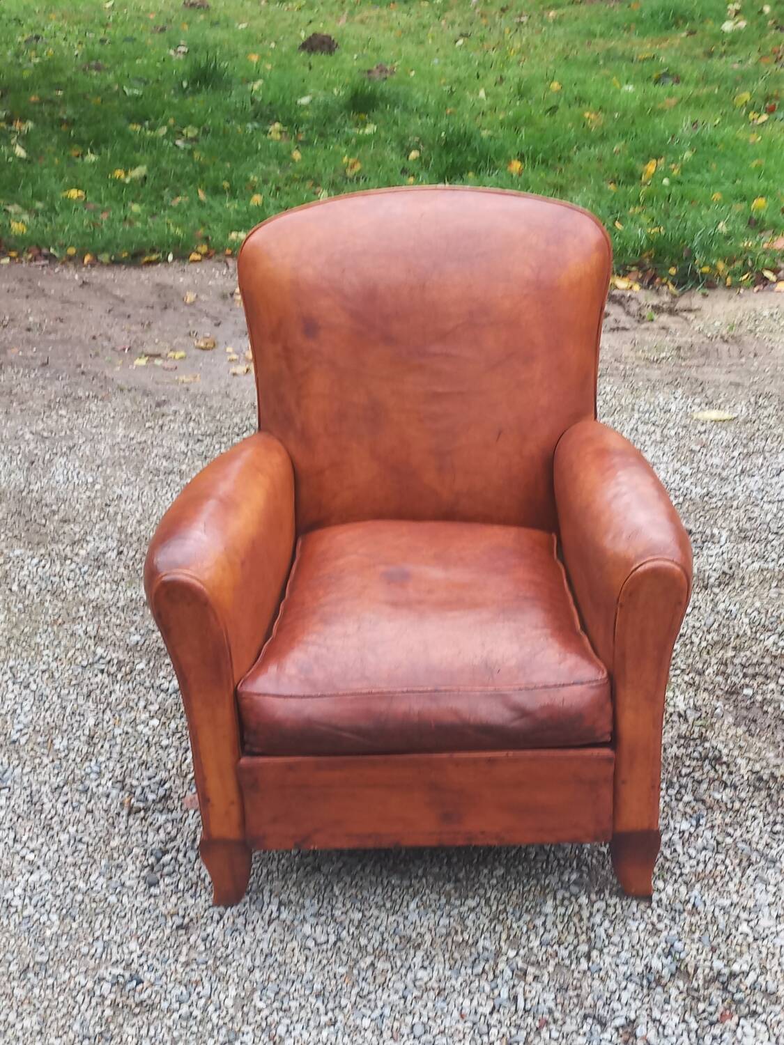 Art deco leather club chair from the 1930s