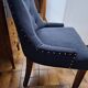 fauteuil capitonné velours noir design