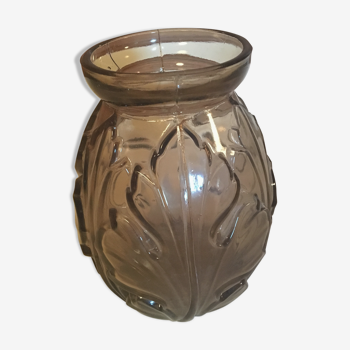 Vase en verre fumé à motif de feuilles