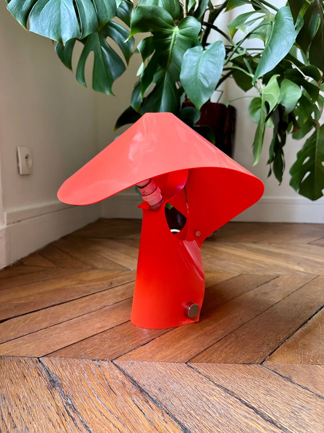 Lampe de style Raoul Raba des années 1970.