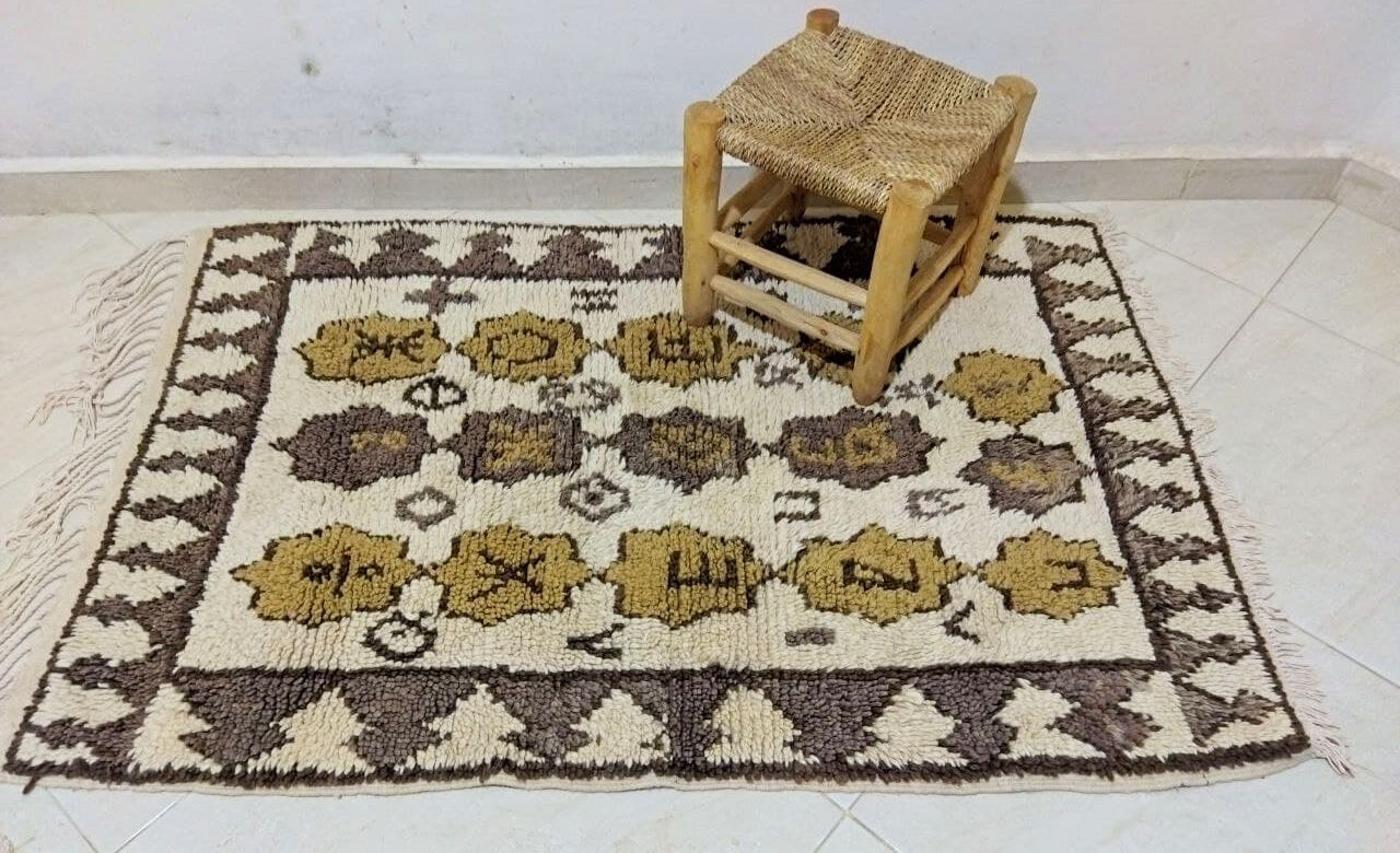 Moroccan berber carpet 134x90cm