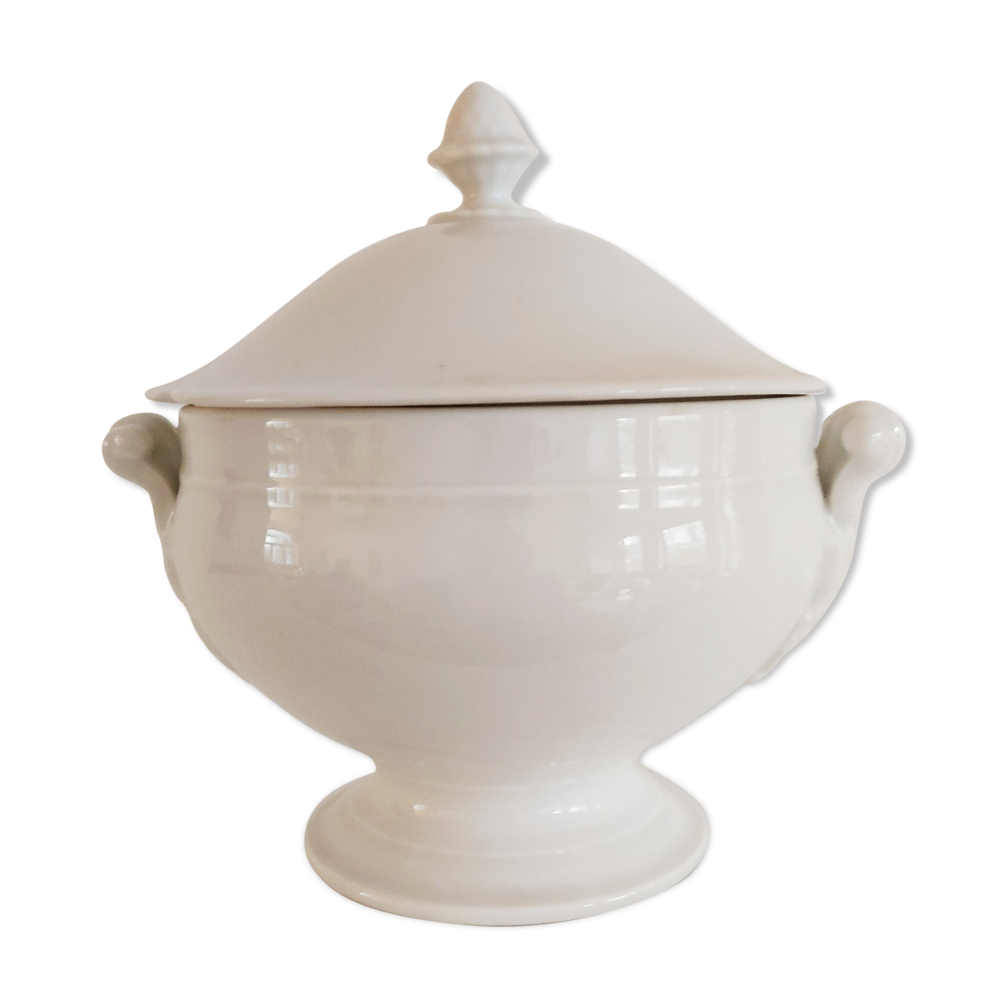 White porcelain soup kitchen, 19th century