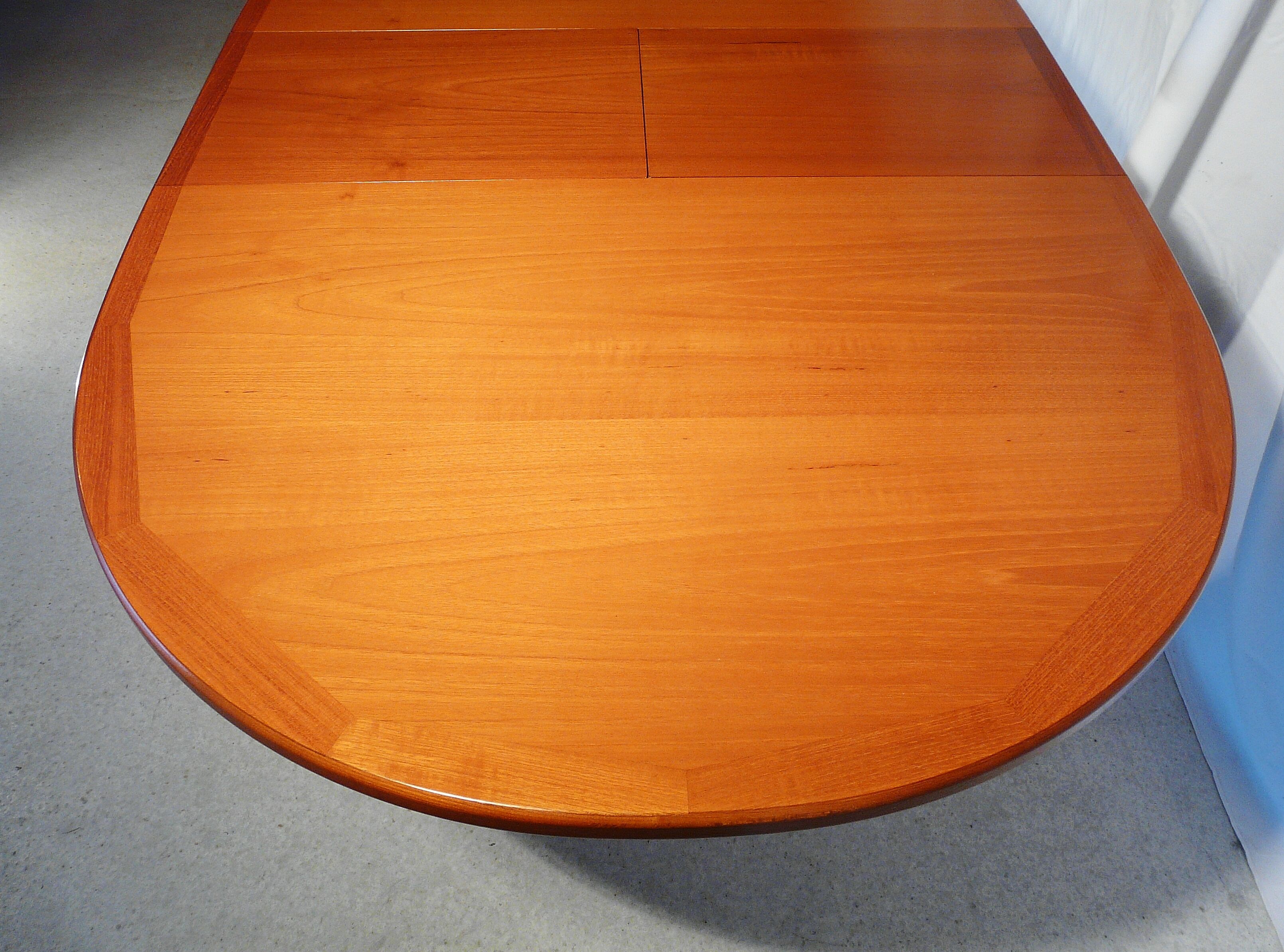 Scandinavian extendable oblong table in G Plan teak