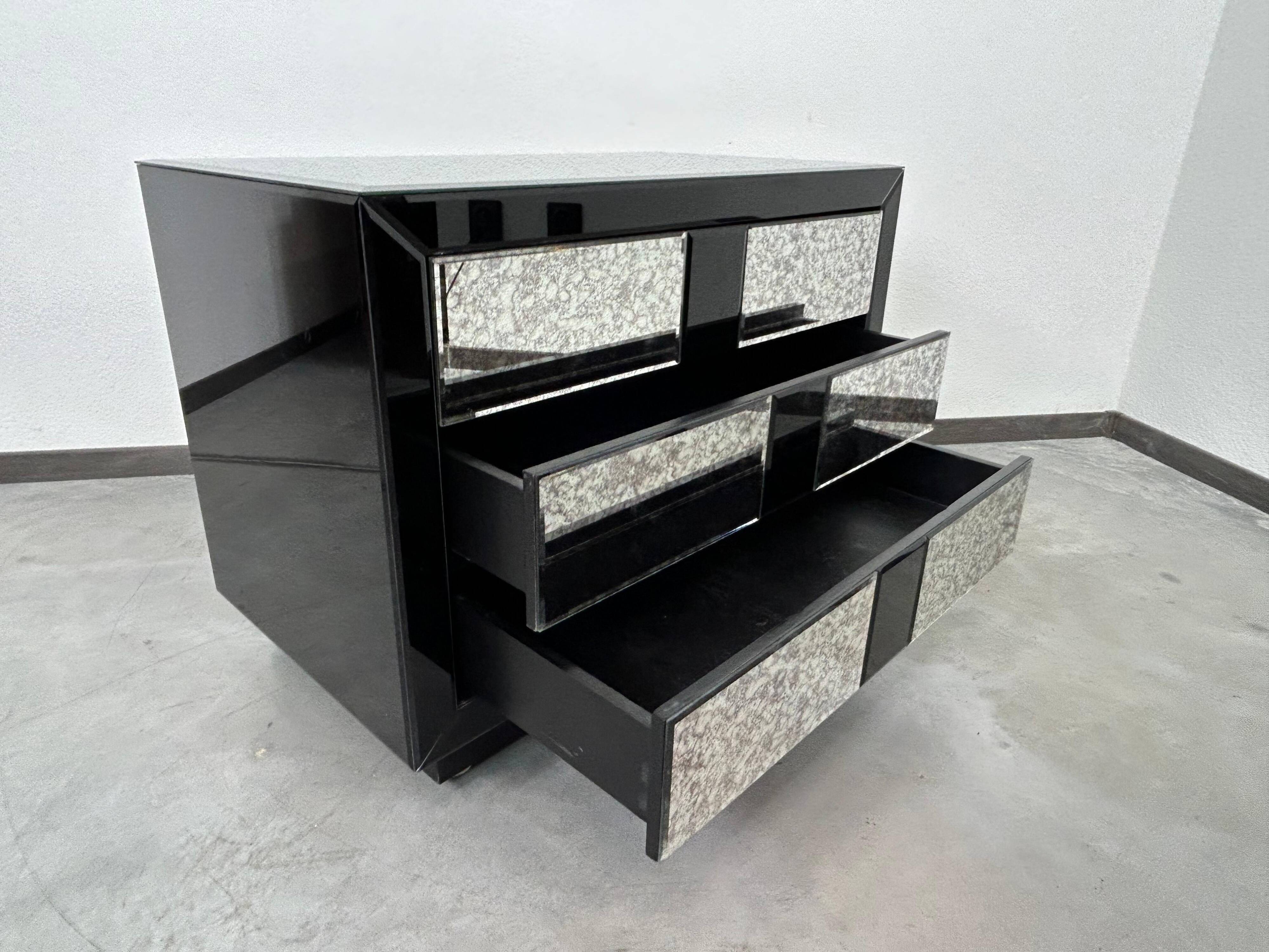 Mid-century commode design
