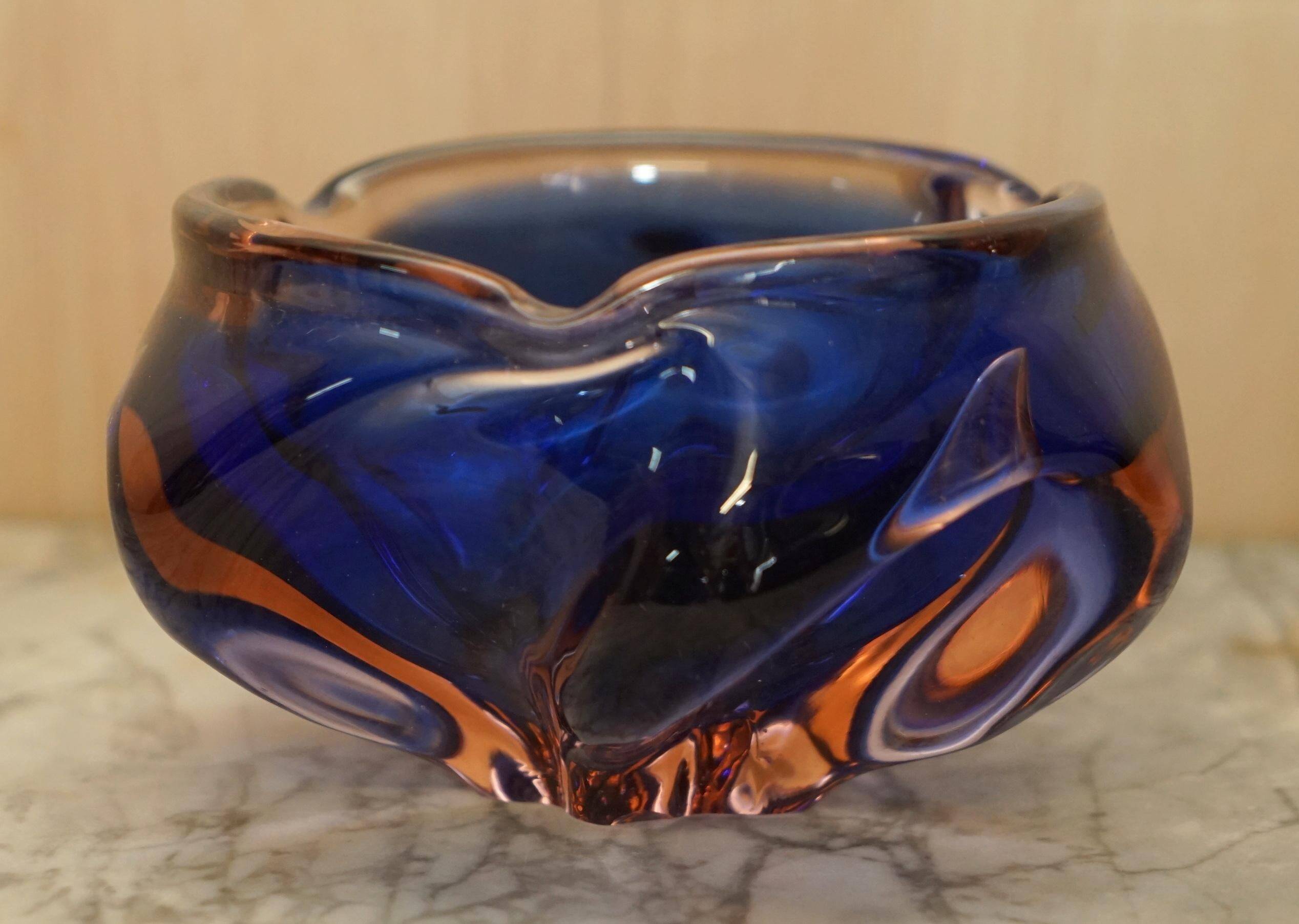 Decorative glass floral bowl