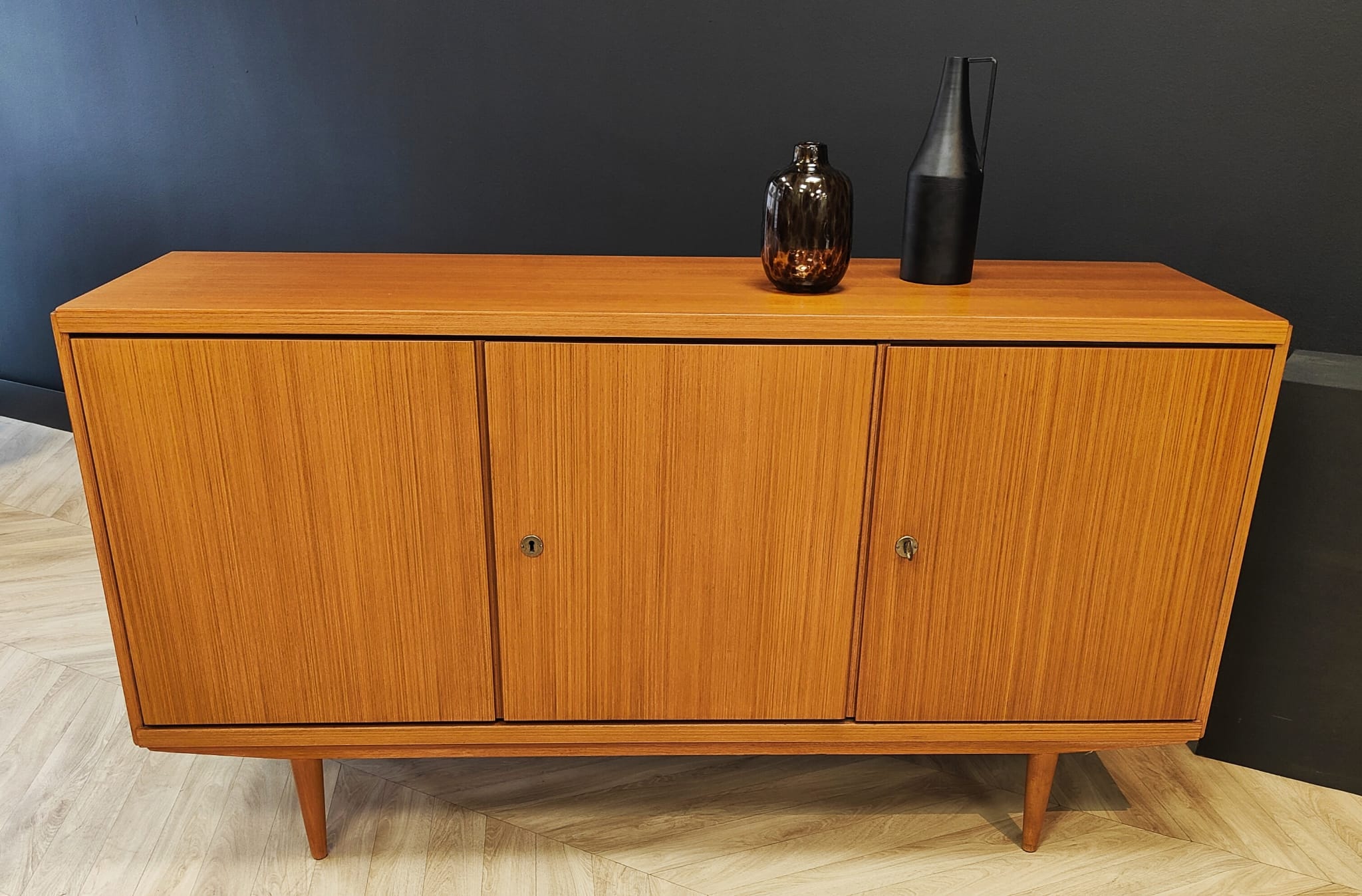 Enfilade mid century vintage