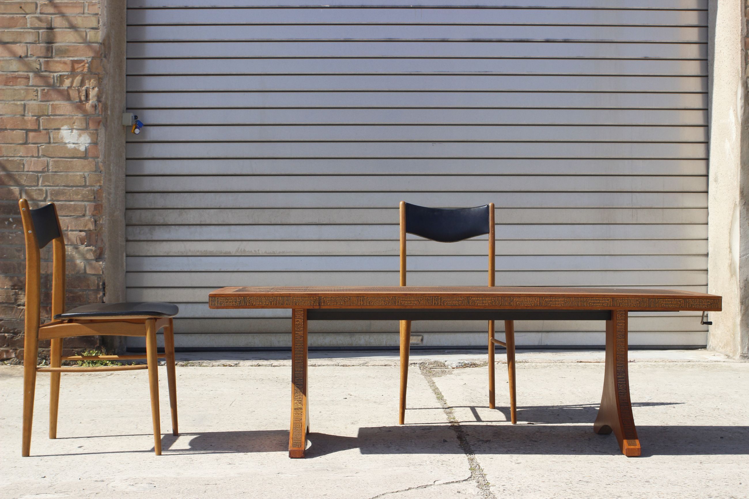 Adjustable dining room table adjustable in teck and copper, denmark, 1950