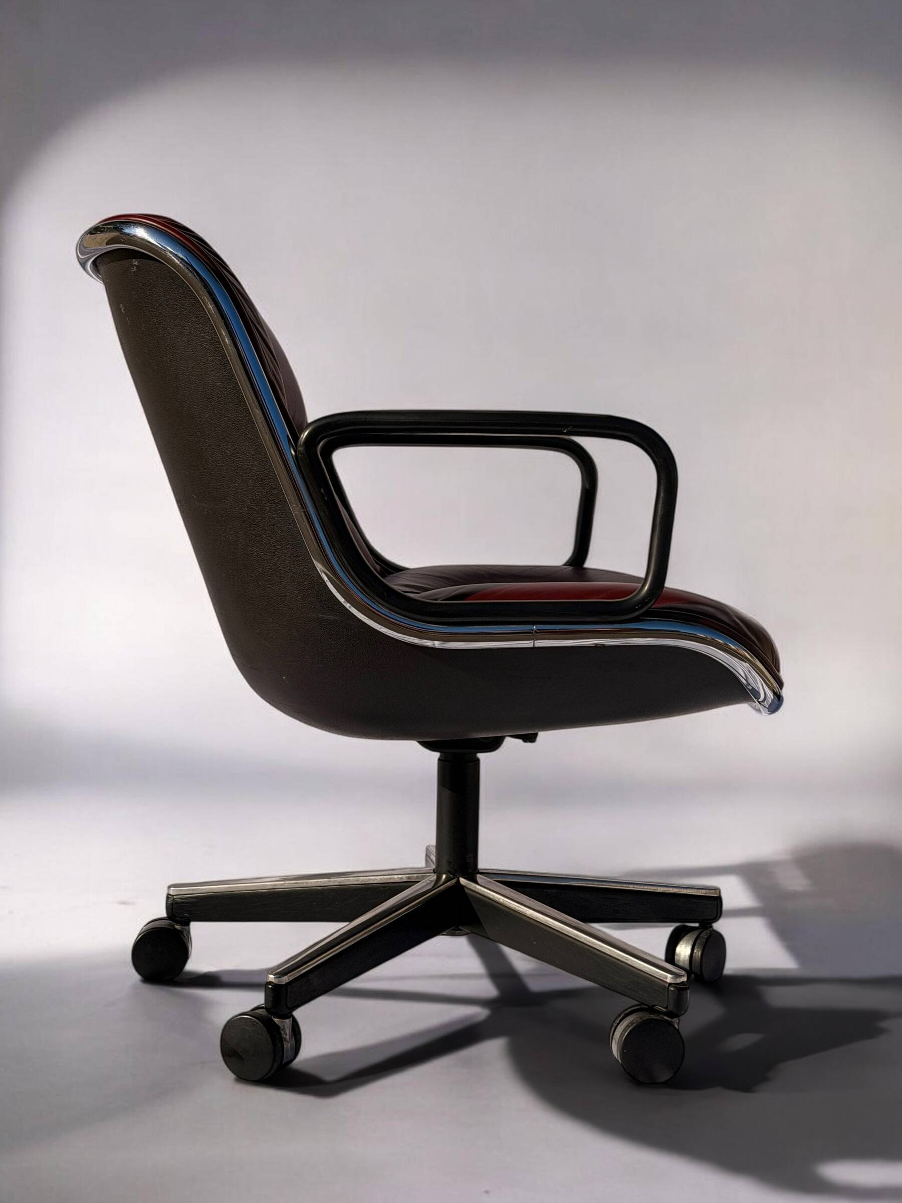 Pollock Office Chair Bordeaux Leather - Knoll International