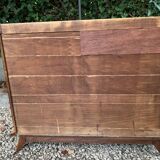 Buffet asymmetrical compass feet