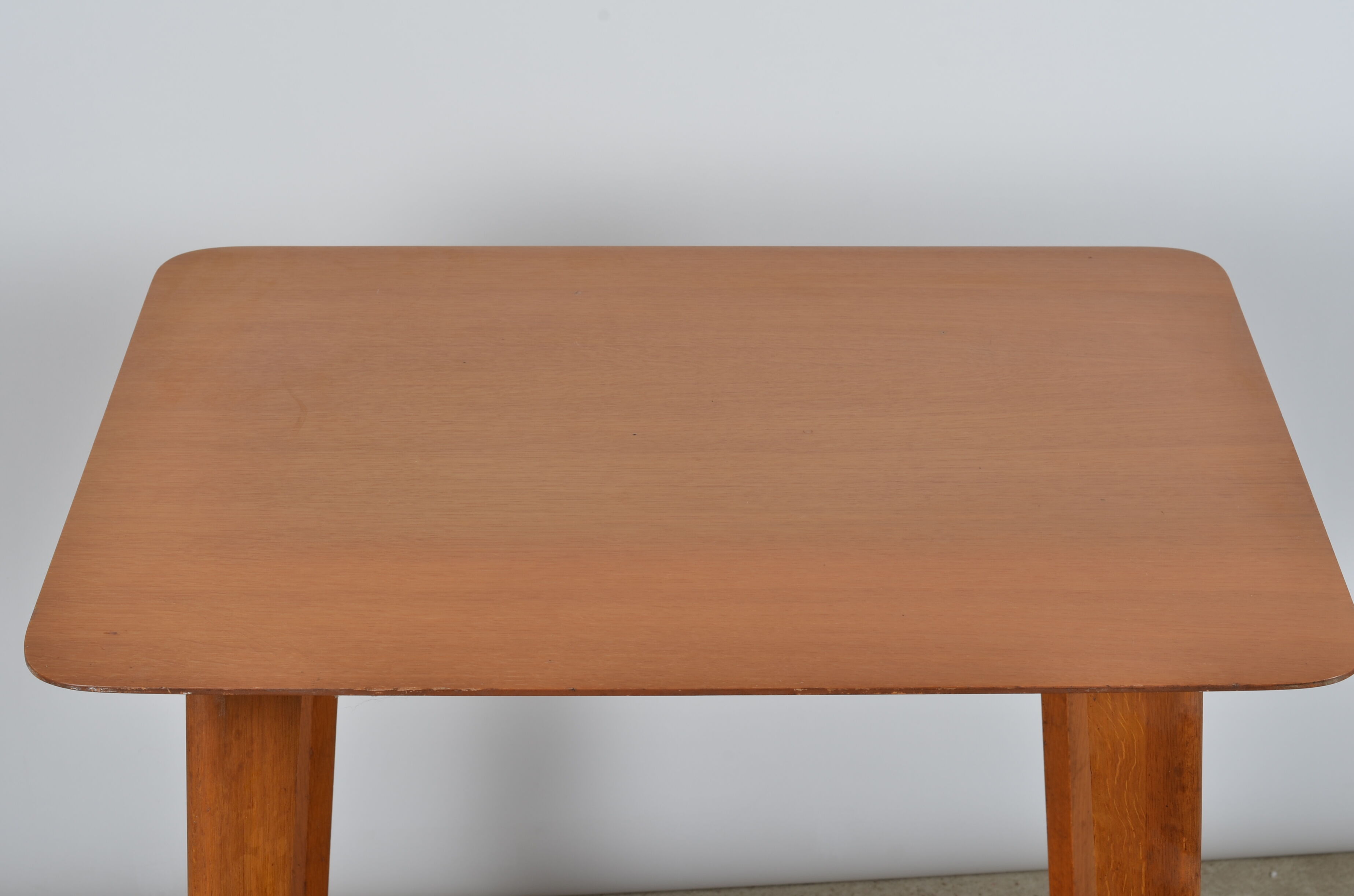 Rolling service feet compass