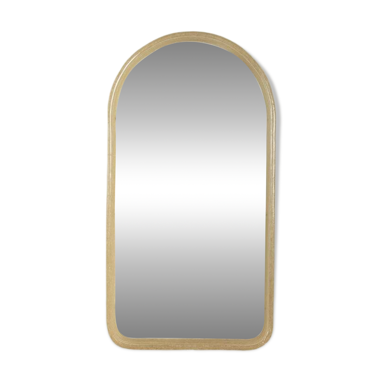 Magnifique miroir des années 1970. Monture en métal avec cadre en verre acrylique et rétroéclairage. Fabriqué en Allemagne.