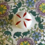 Soup tureen / dish with lid in Chinese porcelain, floral decorations.