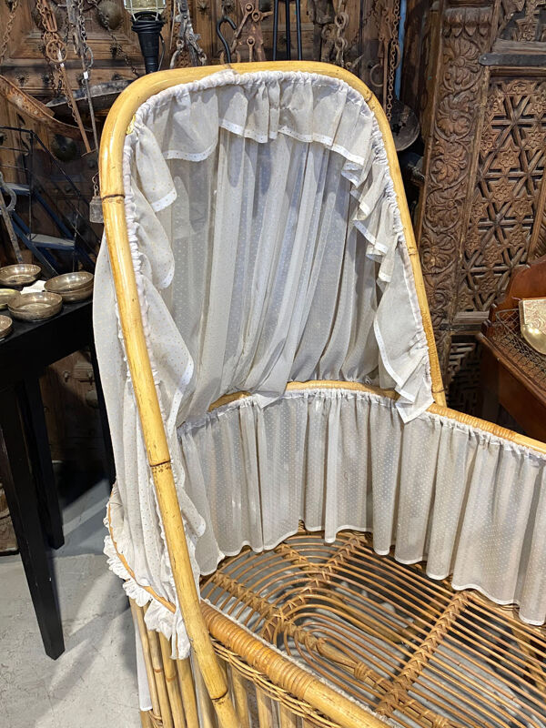 Berceau lit en rotin vintage