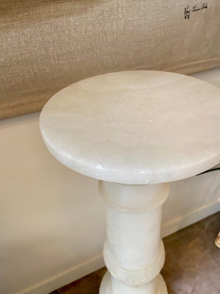 Column, white alabaster harness