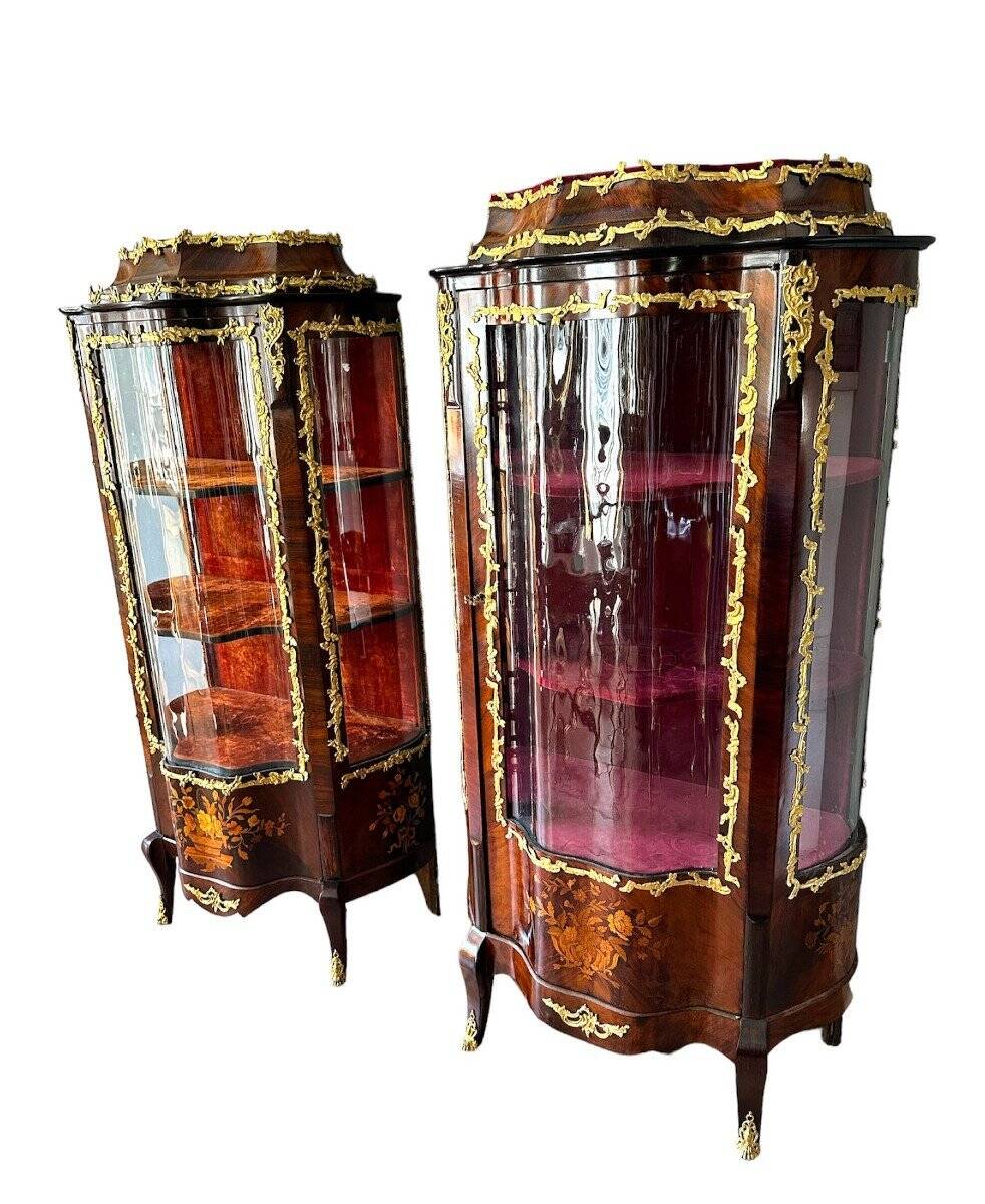 "XIXe Siècle, Napoléon III, Paire De Vitrines Aux Bronzes" Elégante paire d