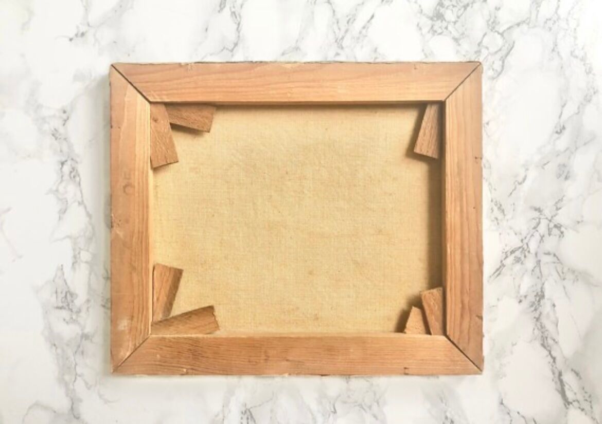 Oil on canvas depicting a still life of flowers