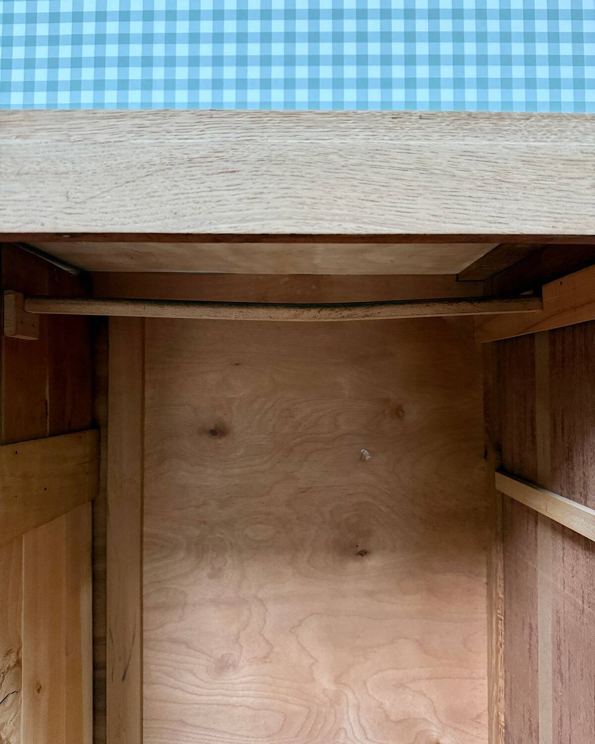 Parisian wardrobe with hanging space (renovated)