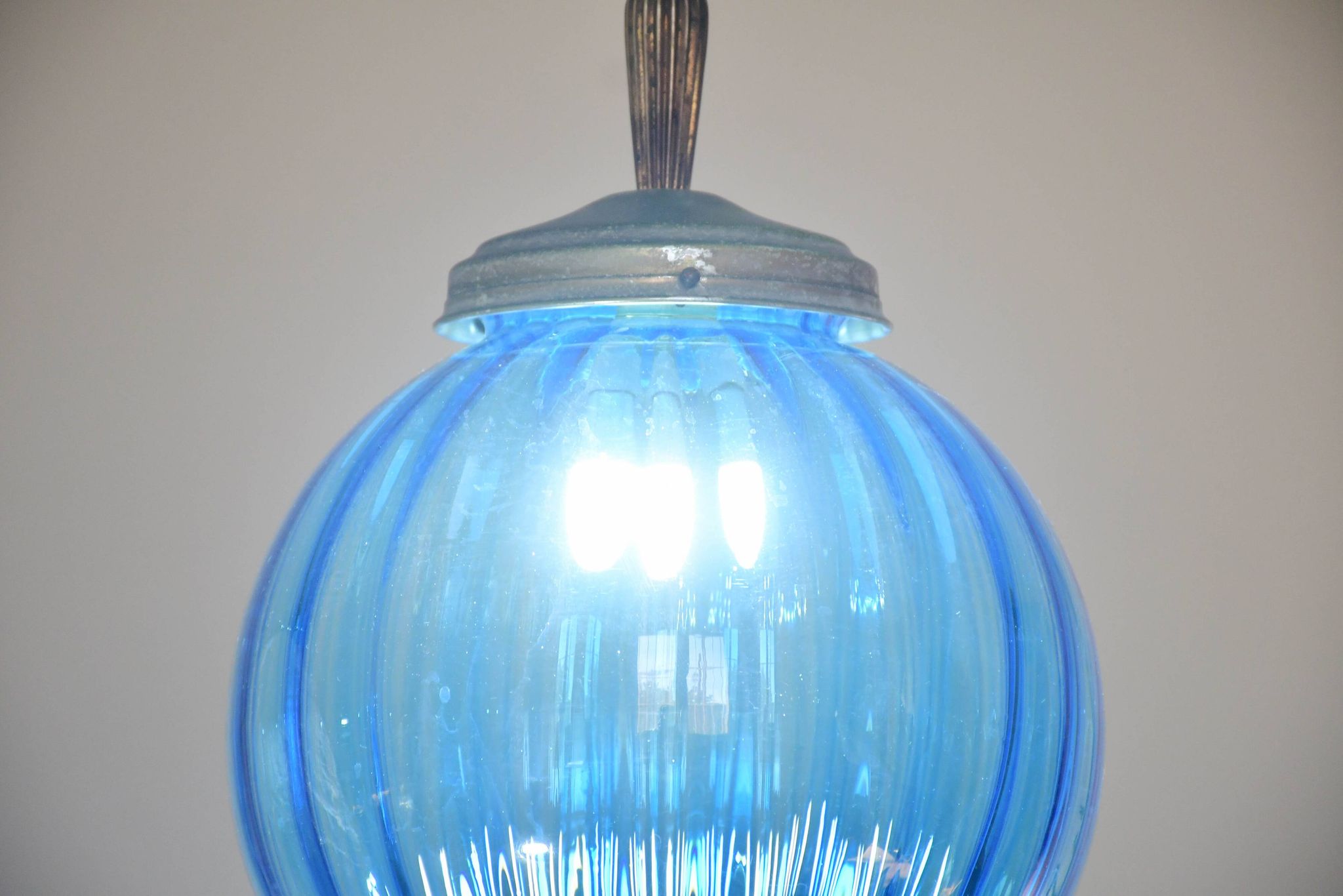 Charmante suspension vintage en verre bleu de Murano, 1960