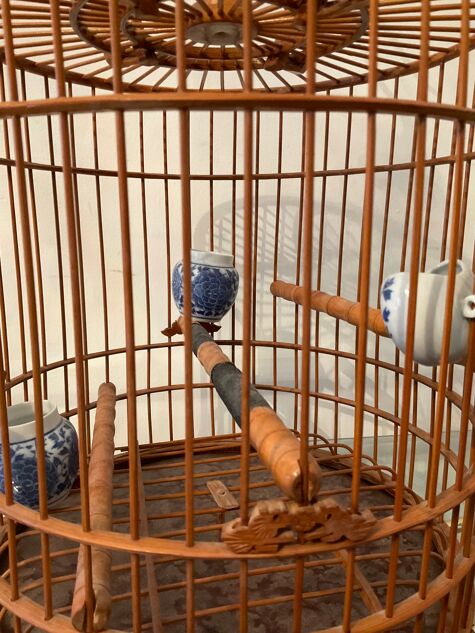 Ancienne cage à oiseaux en bois et rotin