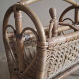 Heart-shaped rattan magazine rack