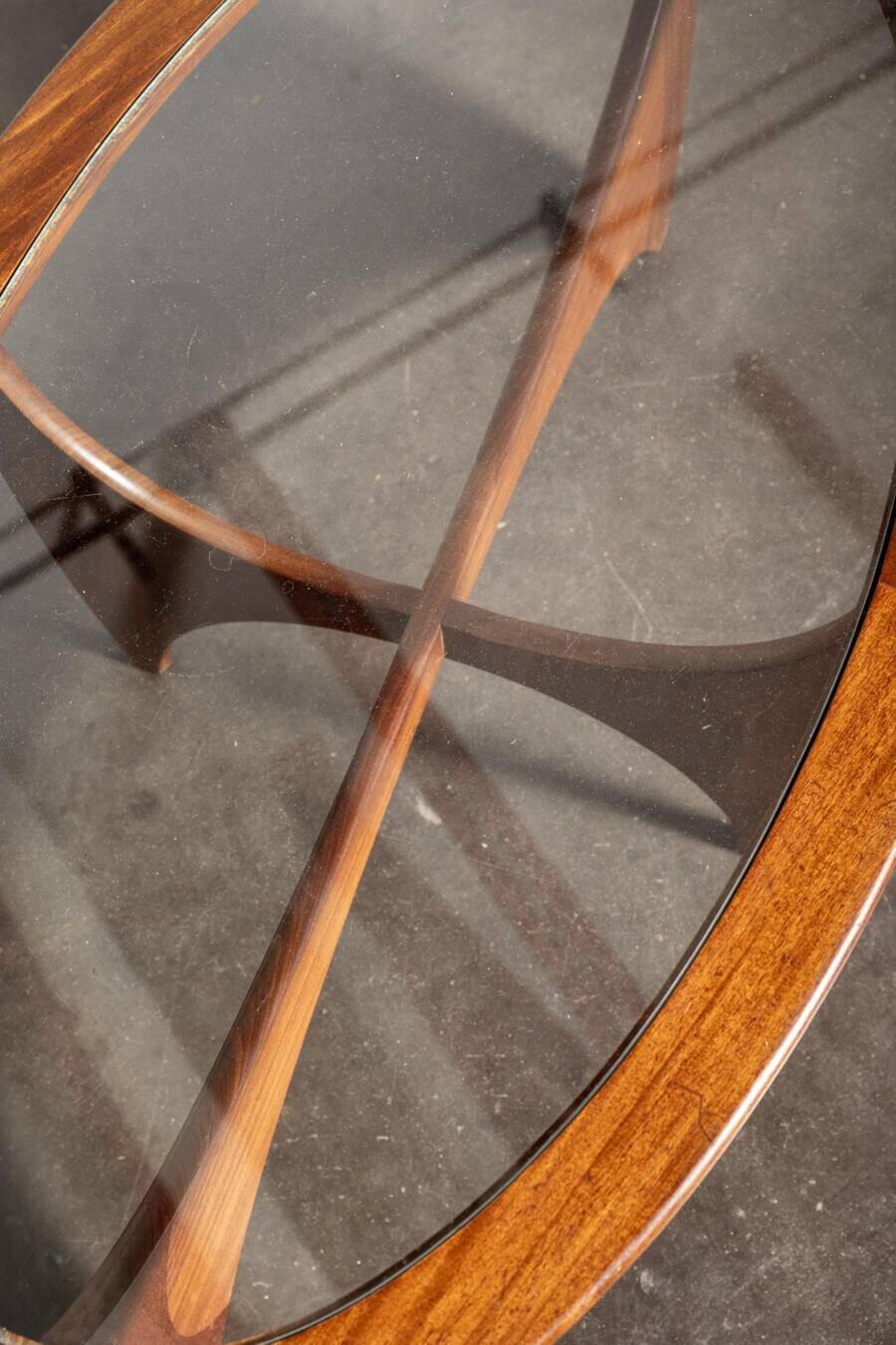 Table Astro ovale