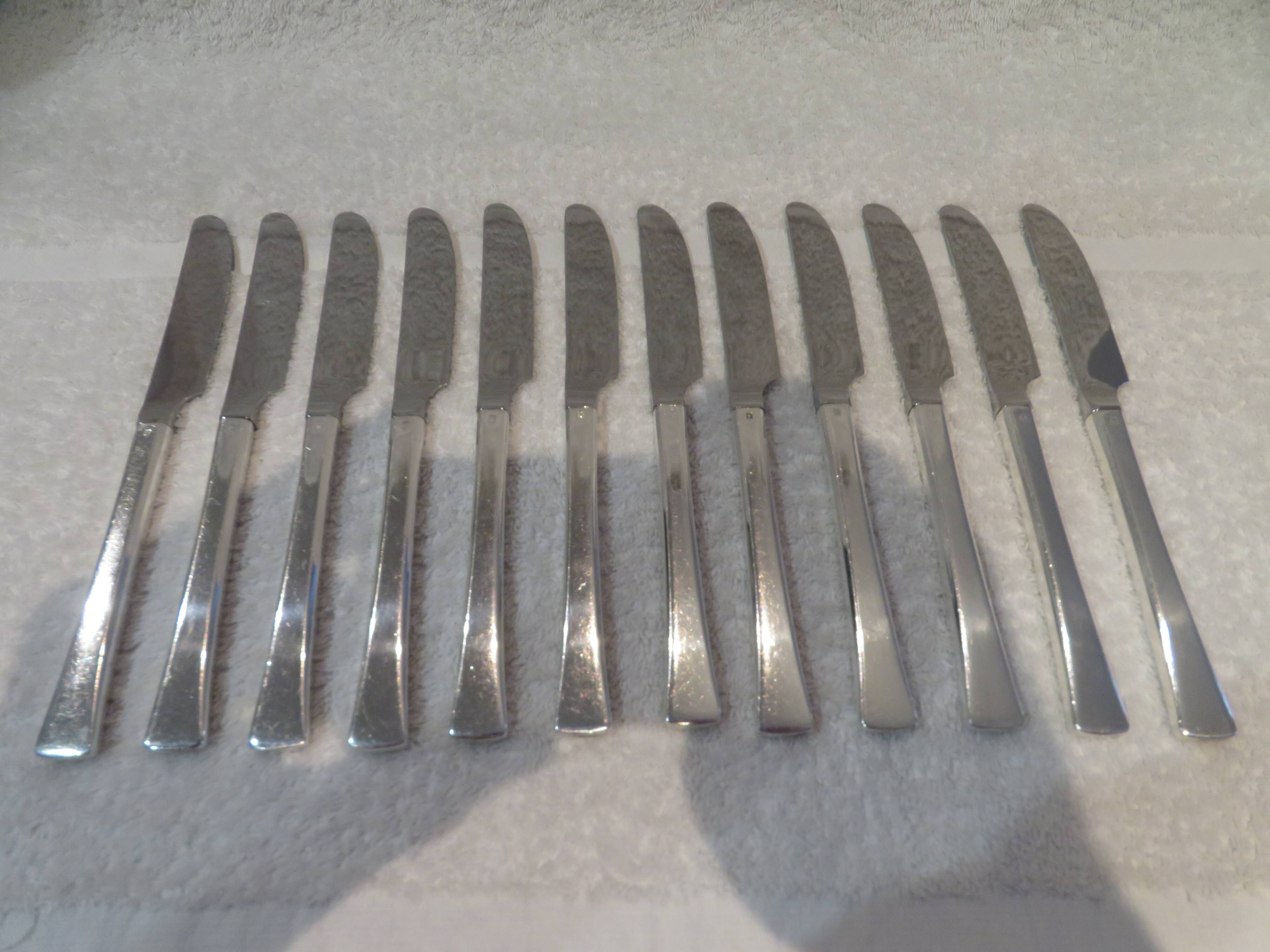 12 Christofle Concorde silver plated dessert knives, 19cm