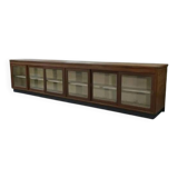 Grand comptoir/enfilade de métier avec portes coulissantes vitrées