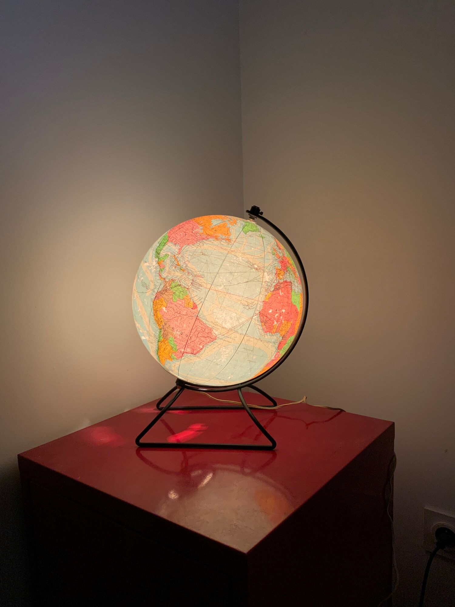 Vintage globe 1930 Perrina Picquart Metal and glass entirely original map geography